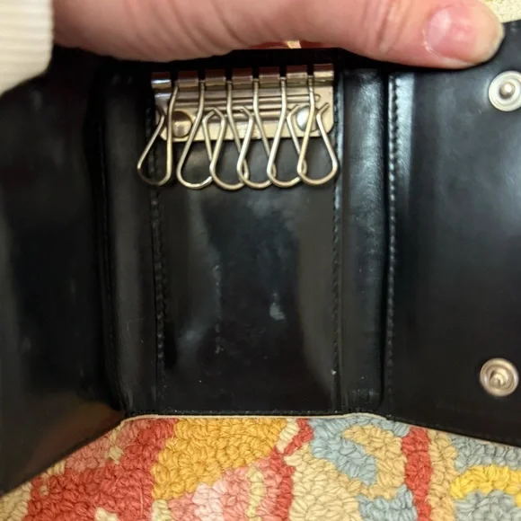 PRADA Unisex Tessuto White Nylon Six-Key Holder With Black Patent Interior - Picture 10 of 16